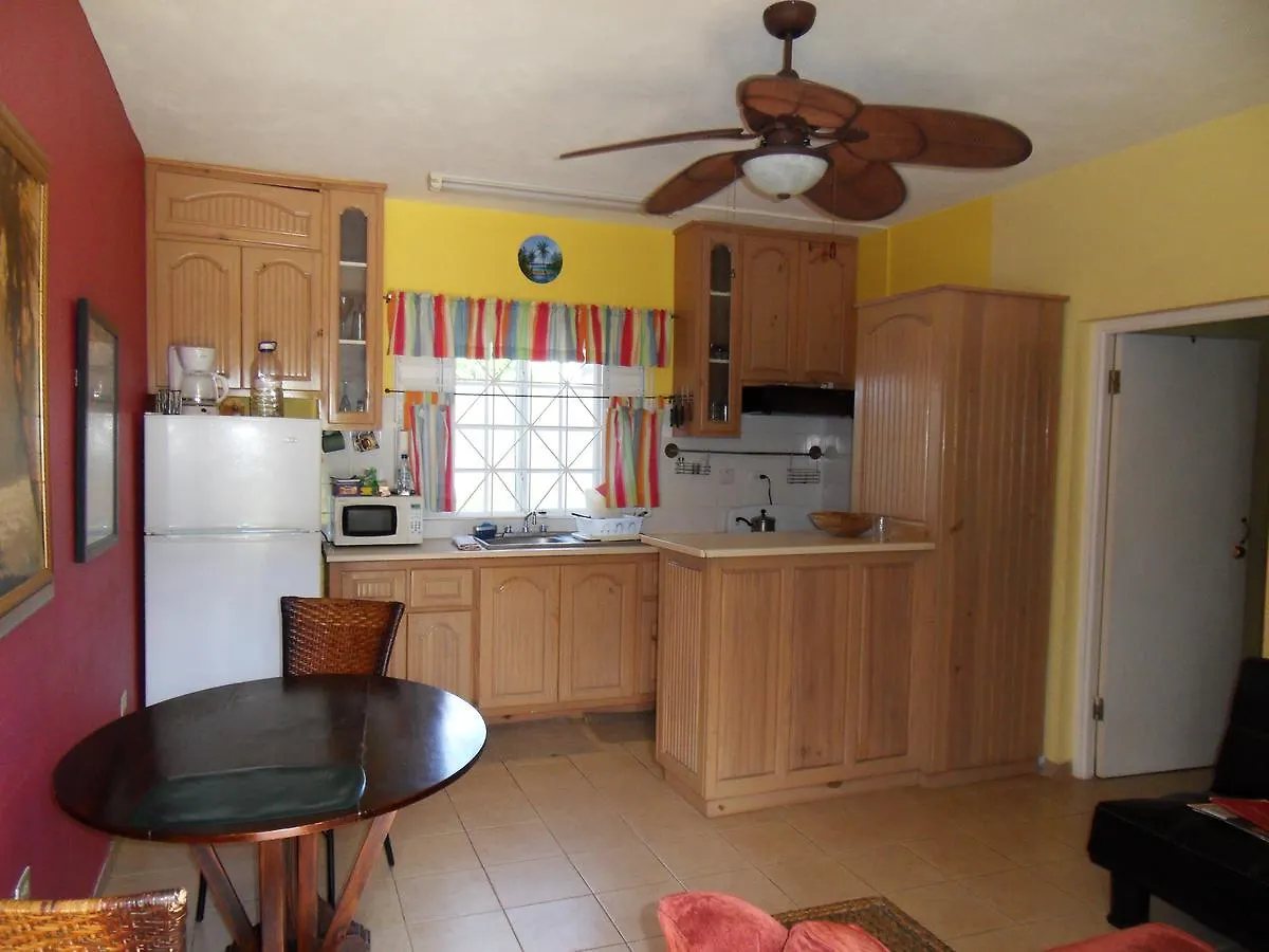 Club Caribbean Court Apartments Runaway Bay