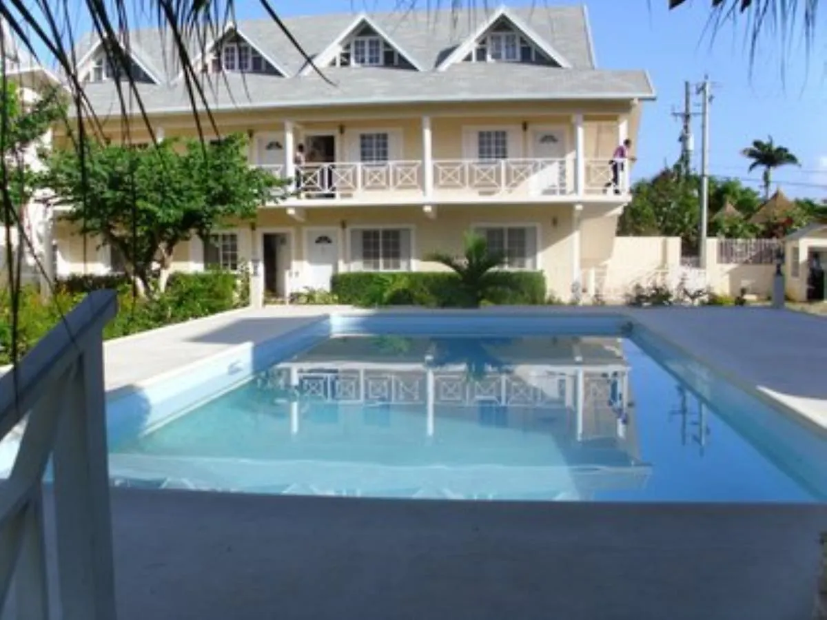 Club Caribbean Court Apartments Runaway Bay