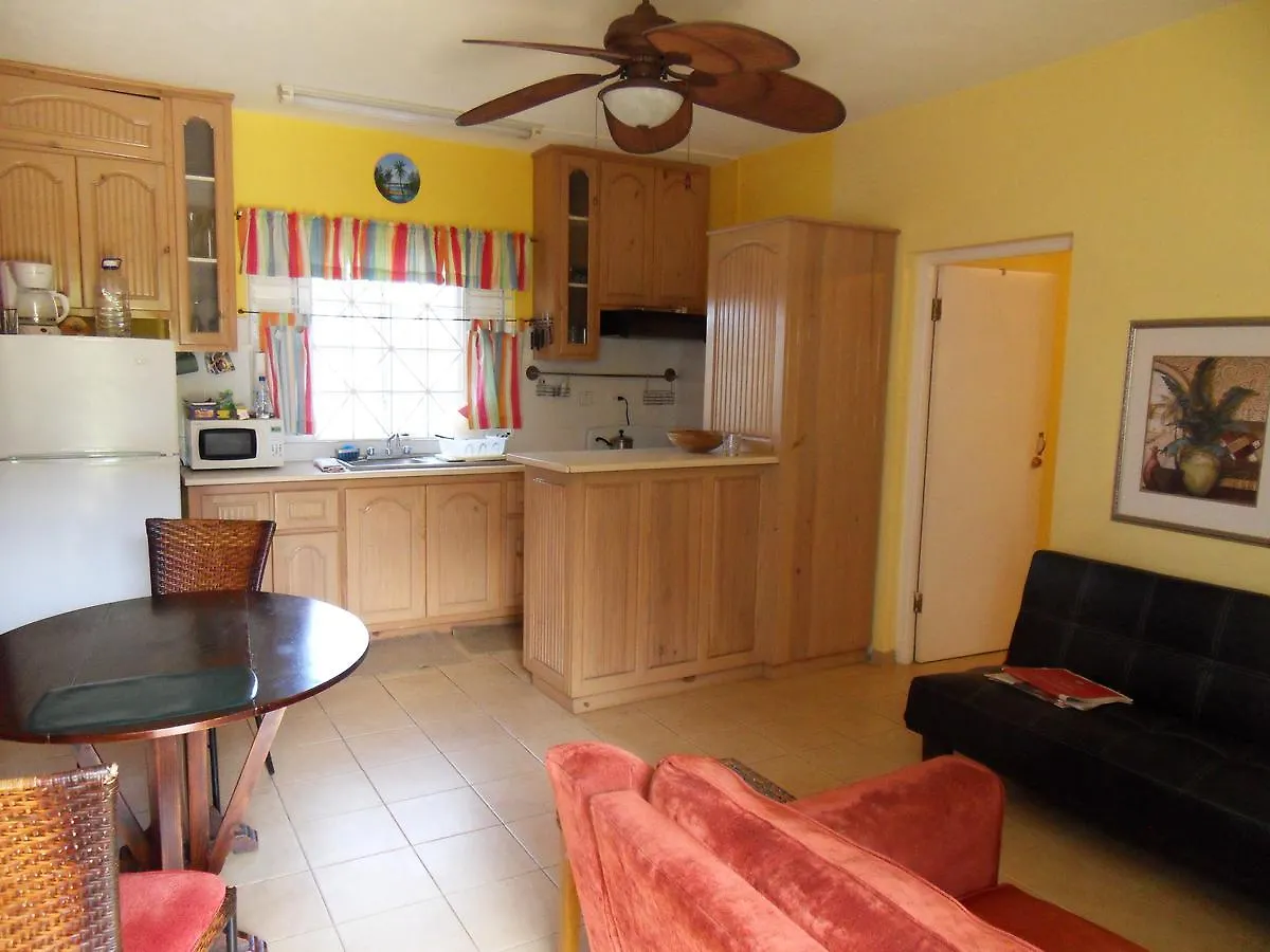 Club Caribbean Court Apartments Runaway Bay